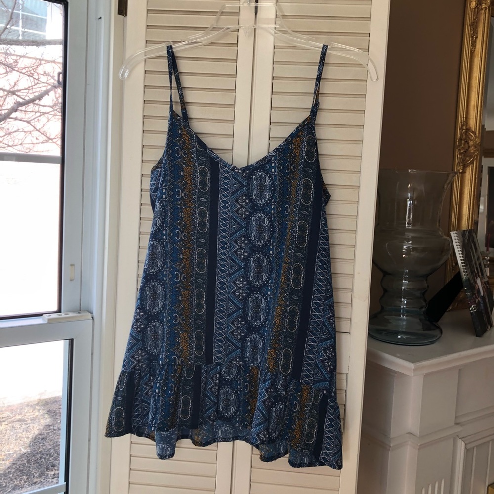 Hollister Tank